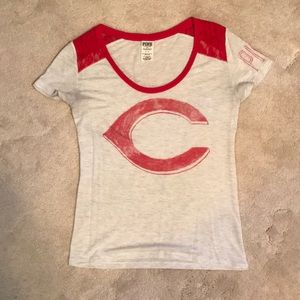 PINK Cincinnati Reds Lace Shoulder Shirt (Small)